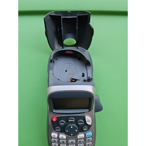 Dymo Letratag Plus LT-100H Label Maker TESTED* WORKING Includes BATTERIES - Picture 7 of 8